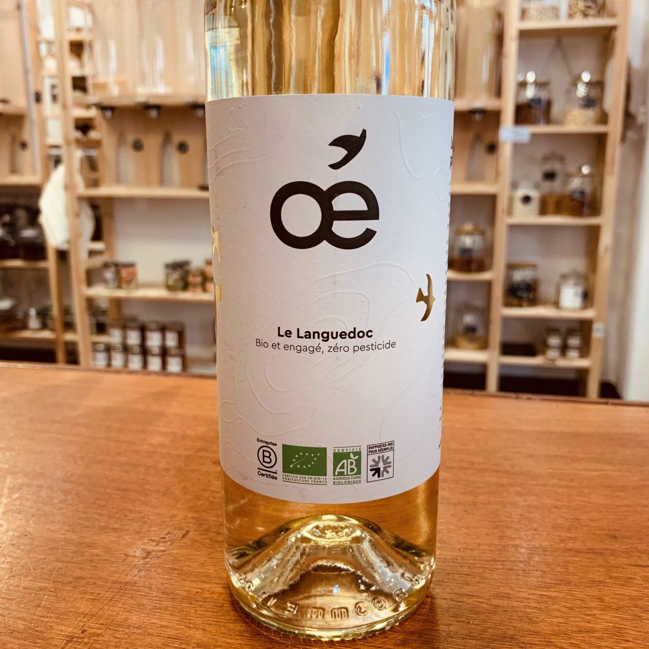 Vin blanc Oé - Le Languedoc - bio, engagé et consigné